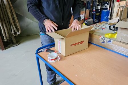 Balení manipulační techniky pro předání dopravci | Produkty manipulačních a vázacích prostředků